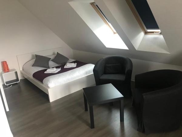 Résidence Hôtelière Louise : photo 7 de la chambre chambre double avec balcon