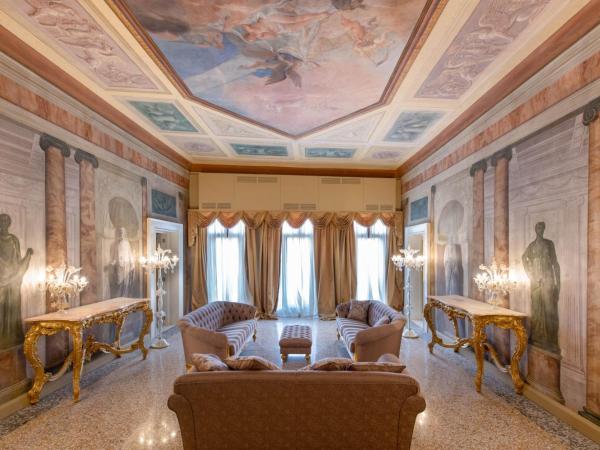 Ca' Bonfadini Historic Experience : photo 5 de la chambre suite présidentielle - vue sur canal
