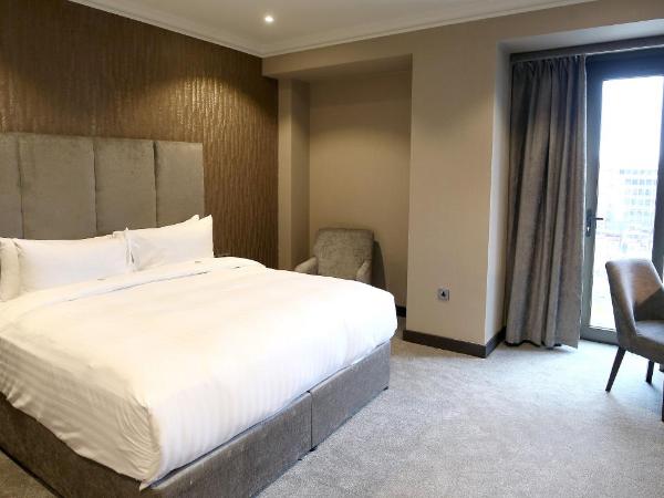 Ten Square Hotel : photo 1 de la chambre chambre lit king-size exécutive - vue sur ville