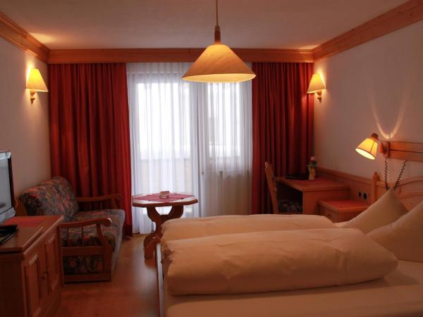 Hotel Camona & Apart Walserhof : photo 3 de la chambre chambre triple Économique
