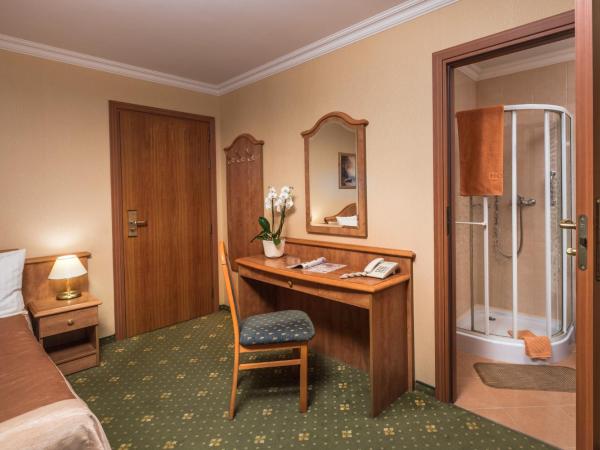 Hotel Polaris III : photo 8 de la chambre chambre double ou lits jumeaux avec balcon