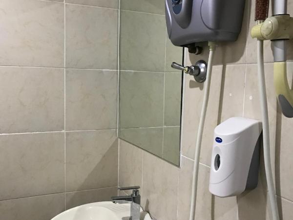 Tambun Inn Hotel : photo 1 de la chambre standard room (with window)