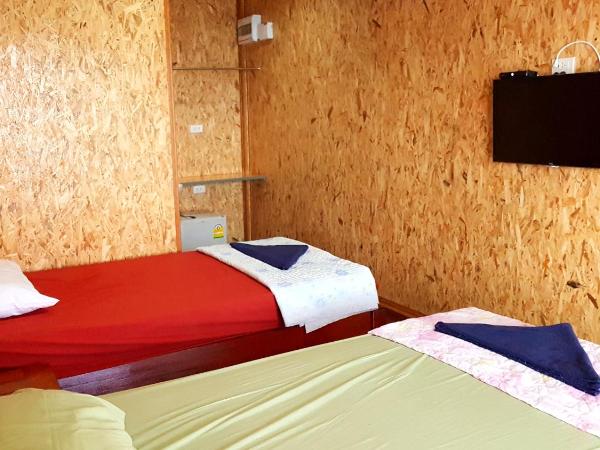 Tamarind Guesthouse : photo 10 de la chambre raft double or twin room with air-conditioner and tv