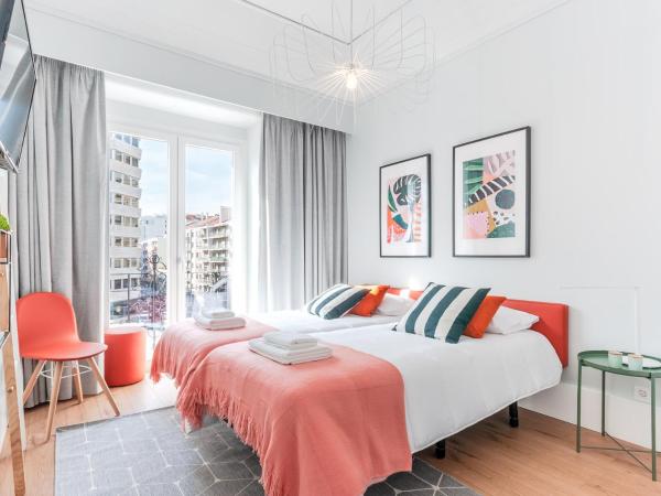 NLC Rooms & Suites : photo 5 de la chambre chambre double ou lits jumeaux avec balcon