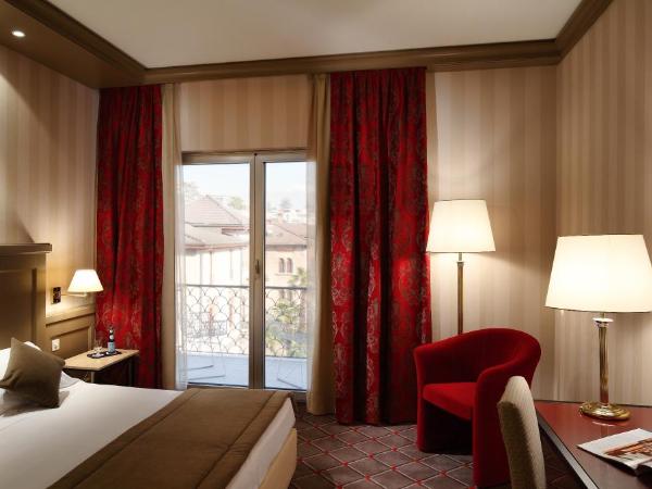 Hotel De La Paix : photo 3 de la chambre chambre double ou lits jumeaux avec balcon