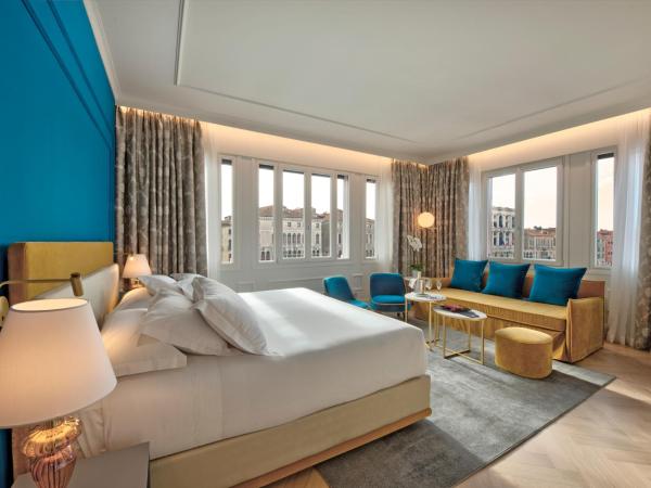 H10 Palazzo Canova : photo 5 de la chambre suite junior - vue sur canal