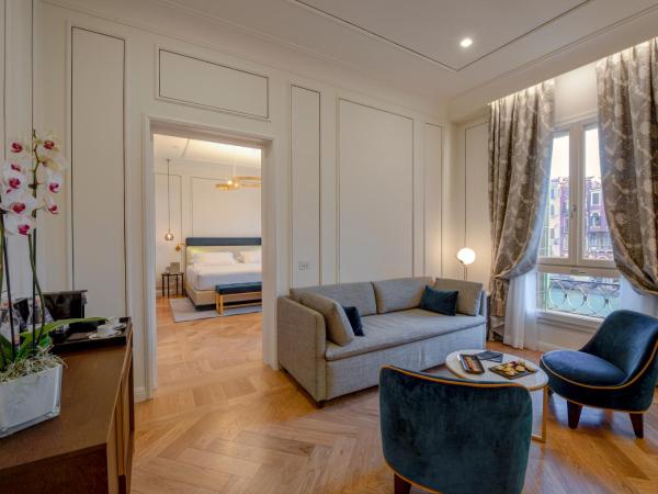 H10 Palazzo Canova : photo 6 de la chambre suite – vue sur canal