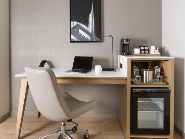 Radisson Hotel Nashville Airport : photo 1 de la chambre chambre lit king-size - non-fumeurs