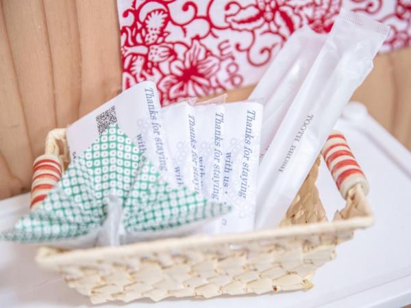 GUEST HOUSE B's FiveⅡ : photo 6 de la chambre chambre quadruple avec douche