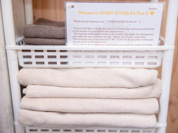 GUEST HOUSE B's FiveⅡ : photo 7 de la chambre chambre quadruple avec douche