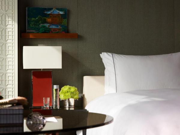 Rosewood Hong Kong : photo 4 de la chambre grande chambre lit king-size club - vue sur port