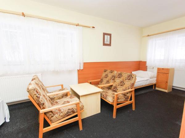 Sport Hotel Gejzirpark : photo 3 de la chambre chambre quadruple