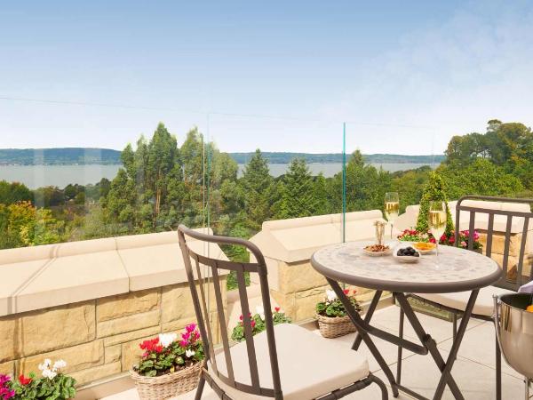 The Culloden Estate and Spa : photo 5 de la chambre suite lit king-size avec balcon