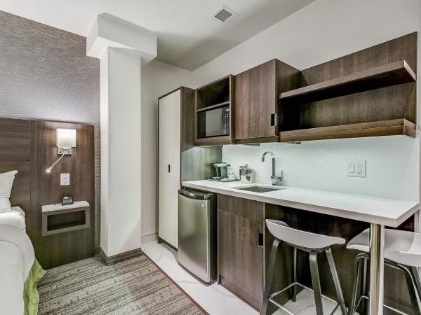 EST Hotel : photo 1 de la chambre chambre lit king-size standard