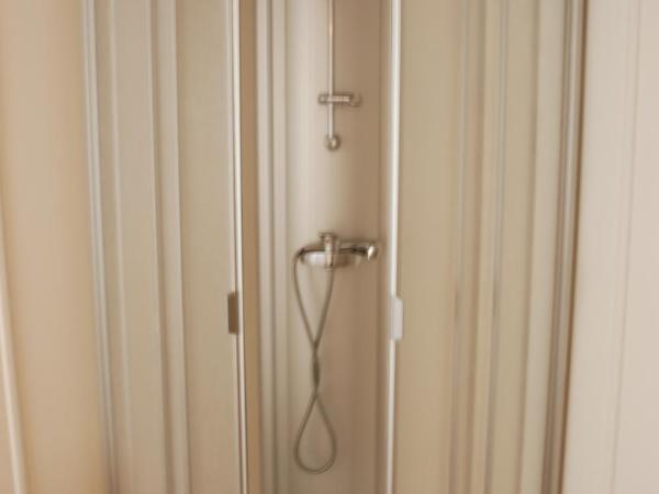Hotel Weisses Kreuz : photo 5 de la chambre chambre double avec toilettes communes
