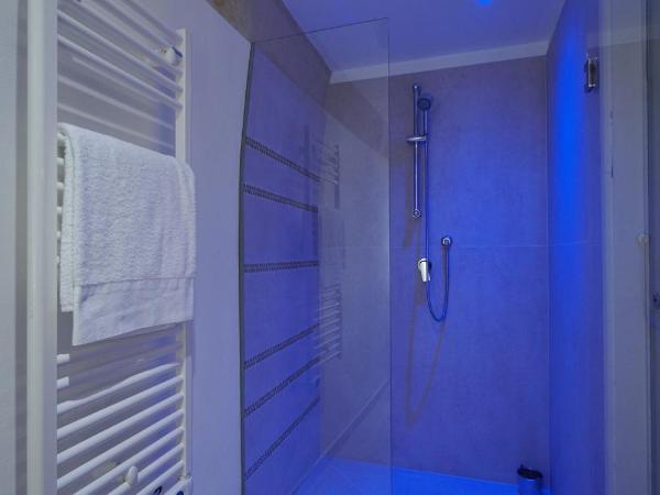 Il Carrubo residenza Walk&Stay : photo 6 de la chambre chambre familiale supérieure