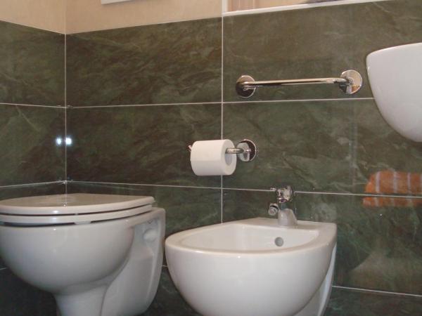 Hotel Amalfi : photo 4 de la chambre chambre triple basique