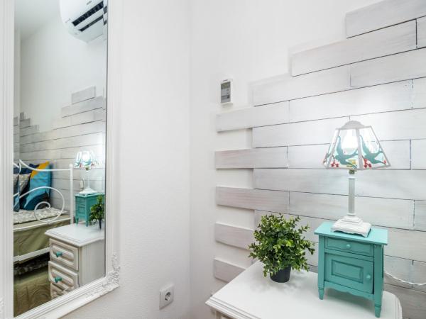 Casa Sá Noronha Old Town : photo 6 de la chambre chambre lits jumeaux avec salle de bains privative séparée