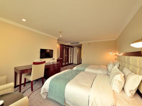 HaiJun Hotel -Free Canton Fair Shuttle Bus : photo 4 de la chambre chambre lits jumeaux supérieure avec vue sur la rivière