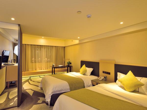 HaiJun Hotel -Free Canton Fair Shuttle Bus : photo 2 de la chambre chambre Élégance - vue sur rivière