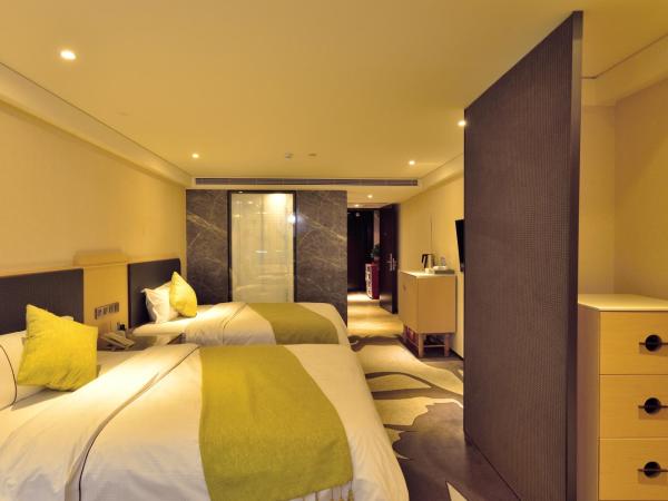 HaiJun Hotel -Free Canton Fair Shuttle Bus : photo 3 de la chambre chambre Élégance - vue sur rivière