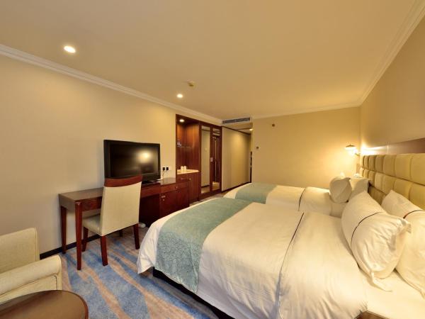 HaiJun Hotel -Free Canton Fair Shuttle Bus : photo 1 de la chambre chambre lits jumeaux supérieure - vue sur ville