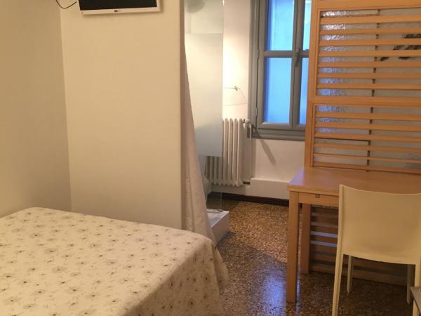 Hotel des Etuves : photo 2 de la chambre chambre double standard