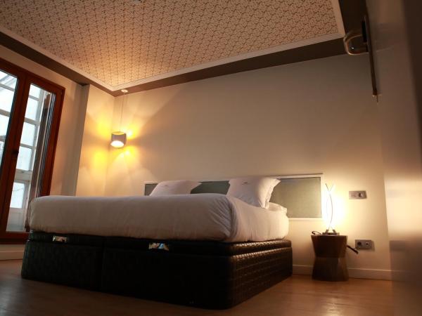 Casas Reais Boutique : photo 6 de la chambre chambre de luxe double ou lits jumeaux avec baignoire spa