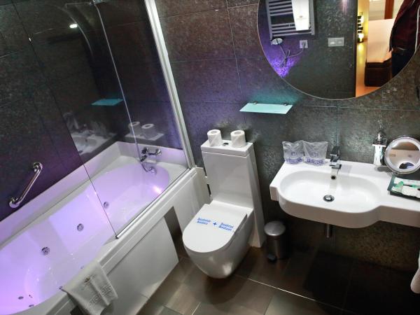 Casas Reais Boutique : photo 10 de la chambre chambre de luxe double ou lits jumeaux avec baignoire spa