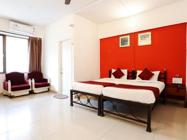 HMR Hotels - Hotel HMR Royal Inn : photo 2 de la chambre chambre deluxe