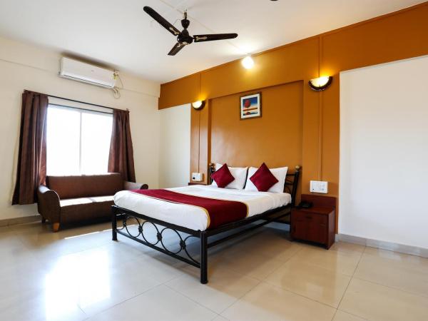 HMR Hotels - Hotel HMR Royal Inn : photo 5 de la chambre chambre deluxe