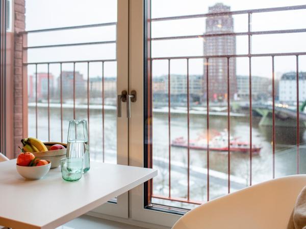 THE FLAG Oskar M. : photo 2 de la chambre studio simple confort - vue sur rivière (lit de 140 cm de large) 