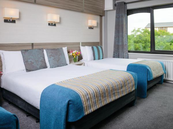 The Gleneagle Hotel & Apartments : photo 5 de la chambre chambre triple