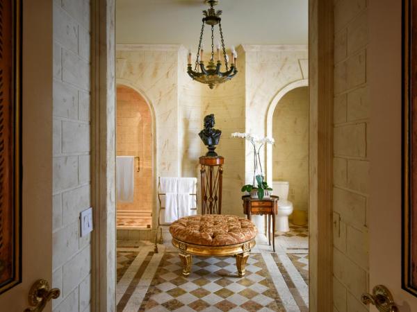 The Villa Casa Casuarina : photo 2 de la chambre suite avec balcon