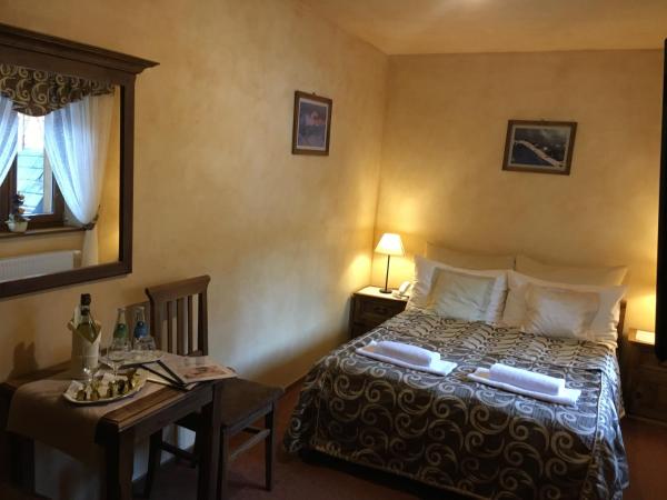 Hotel Dwór Karolówka : photo 3 de la chambre chambre double avec balcon