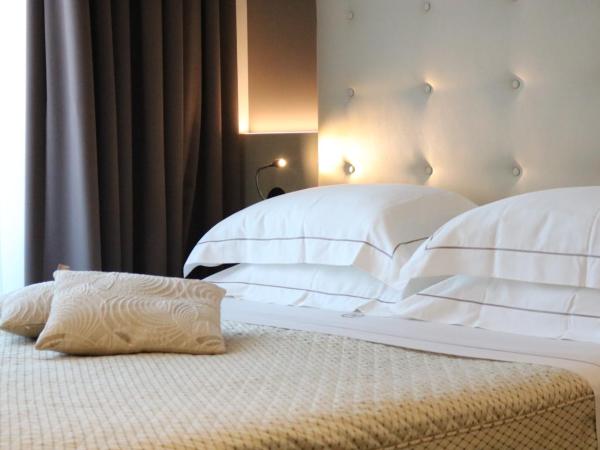 Majestic Beach Hotel & Wellness : photo 1 de la chambre chambre double ou lits jumeaux supérieure avec vue latérale sur la mer