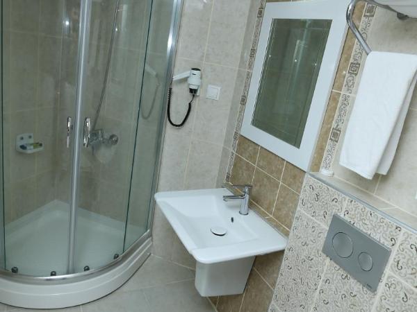 Olbia Hotel : photo 3 de la chambre chambre double ou lits jumeaux standard avec vue partielle sur mer