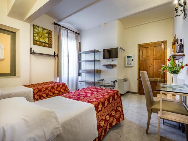 Hotel Collodi Firenze : photo 4 de la chambre suite junior