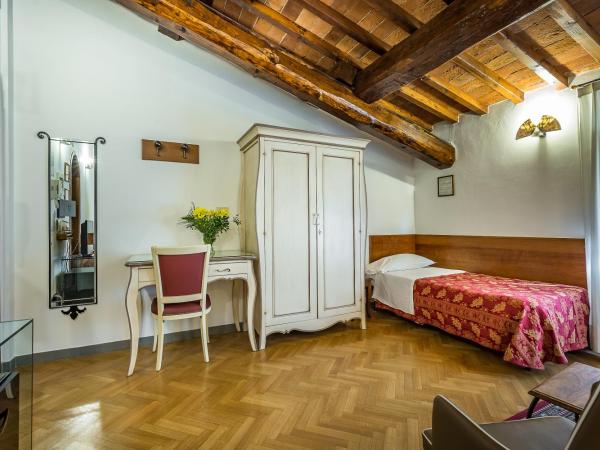 Hotel Collodi Firenze : photo 6 de la chambre chambre quadruple