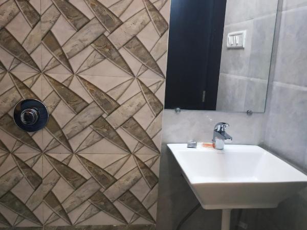 Hotel Suryansh : photo 5 de la chambre chambre double standard