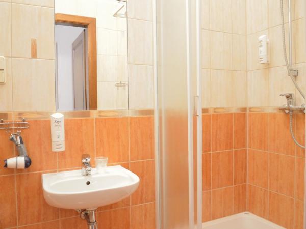 WenderEDU Business Center : photo 7 de la chambre chambre simple