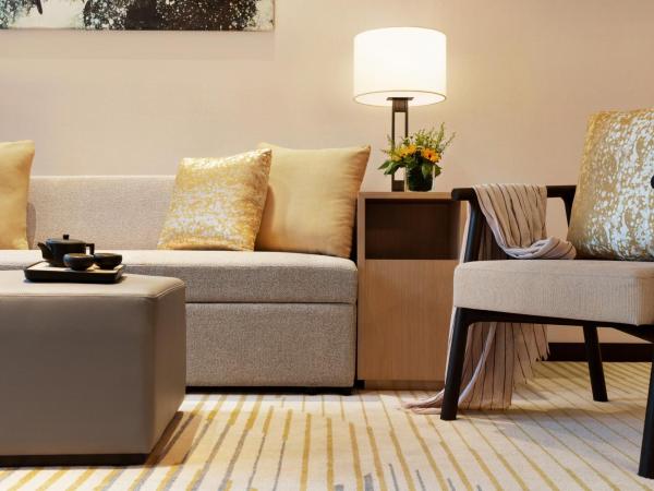 Hyatt Place Chengdu Pebble Walk : photo 4 de la chambre suite lit king-size avec canapé-lit