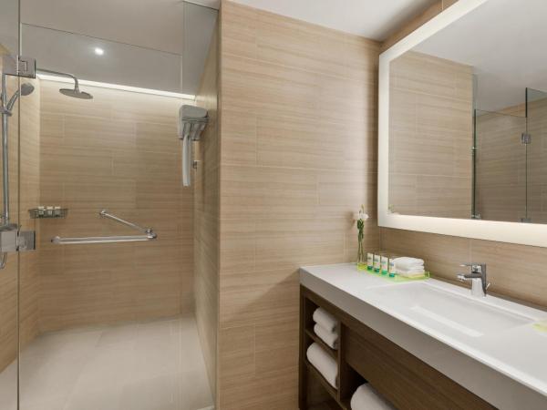 Hyatt House Chengdu Pebble Walk : photo 1 de la chambre king studio with sofa bed and kitchen