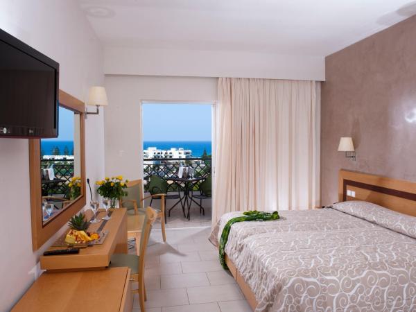 Grand Hotel Holiday Resort : photo 4 de la chambre chambre double supérieure