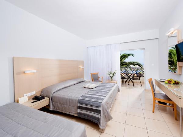 Grand Hotel Holiday Resort : photo 3 de la chambre chambre triple supérieure