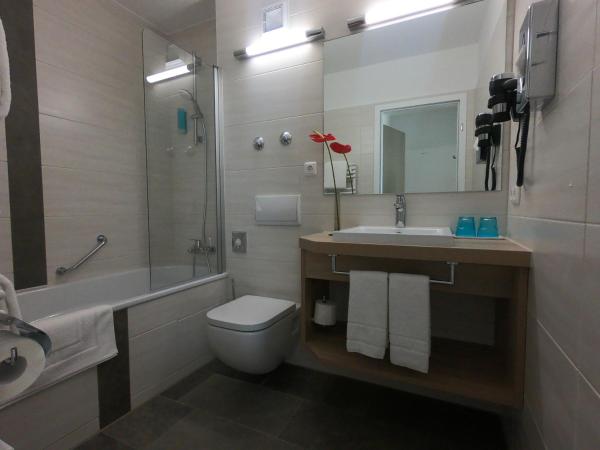 Hotel AMENITY : photo 2 de la chambre chambre familiale