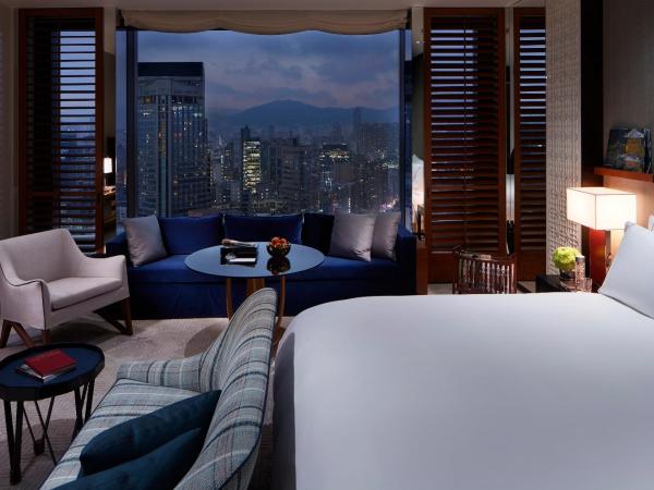 Rosewood Hong Kong : photo 3 de la chambre chambre lit king-size - vue sur pic kowloon