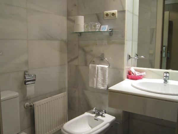 Hotel Concordy : photo 7 de la chambre chambre double