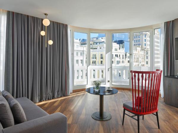Hyatt Centric Gran Via Madrid : photo 8 de la chambre suite avec terrasse
