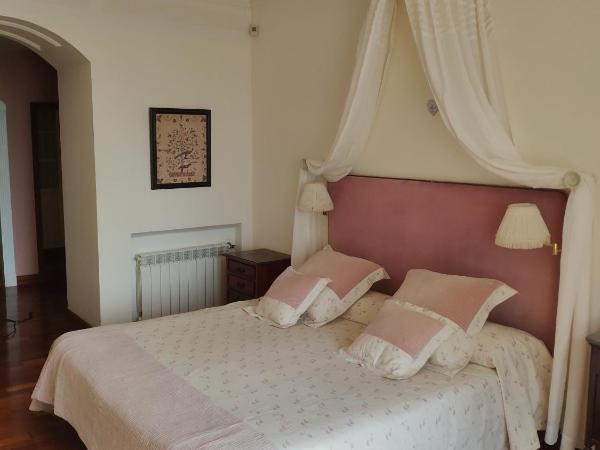 Villa Antumalal B&B : photo 4 de la chambre chambre lit king-size - vue sur mer